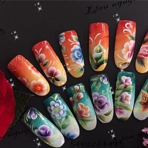 Meet your Posher, Lieu art nails